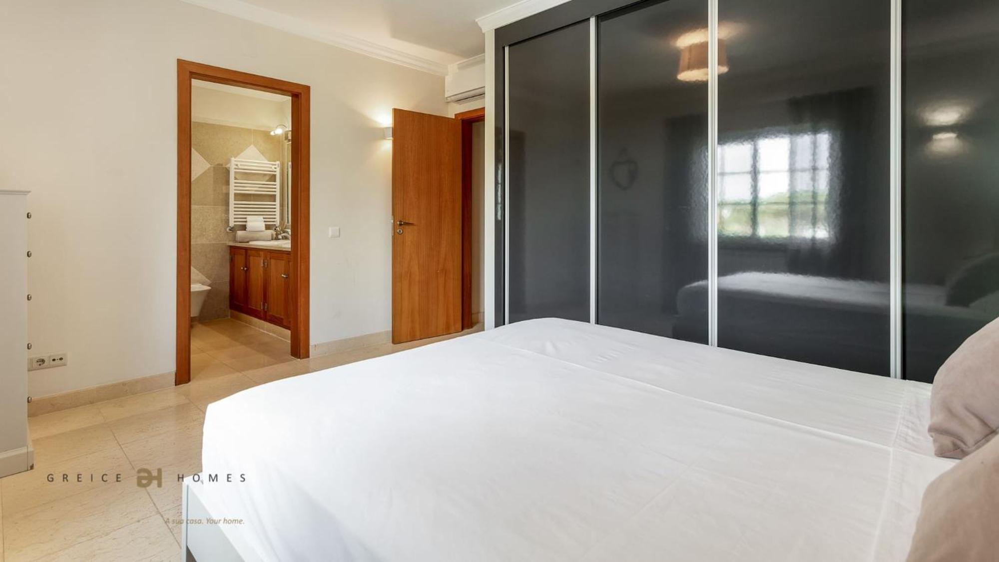 Luxuosa Moradia V5 Em Quarteira - Greice Homes Exterior photo
